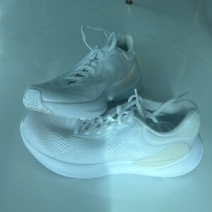 Lululemon Men’s beyondfeel running shoes